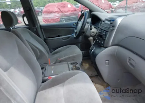 2006 Toyota Sienna Ce z USA, uszkodzony, nr VIN 5TDZA23CX6S581812